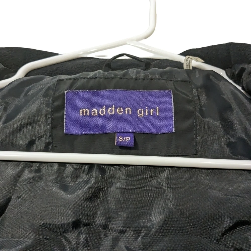 Madden Girl Y2K Quilted Puffer Vest Zip Front Black Red Button Warm Fall Winter